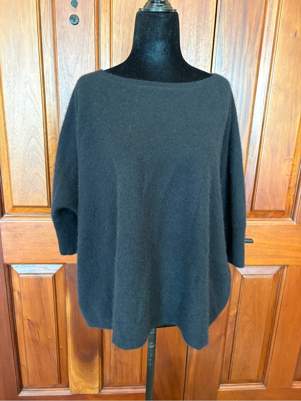 Lord & Taylor Cashmere Luxury Pull Over Crew Neck Sweater Black Medium Boxy